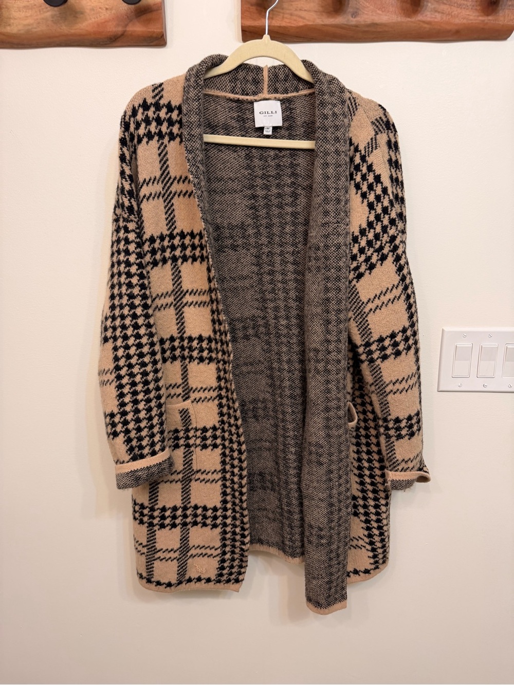 Gilli Beige and Black Open-Front Plaid Cardigan
